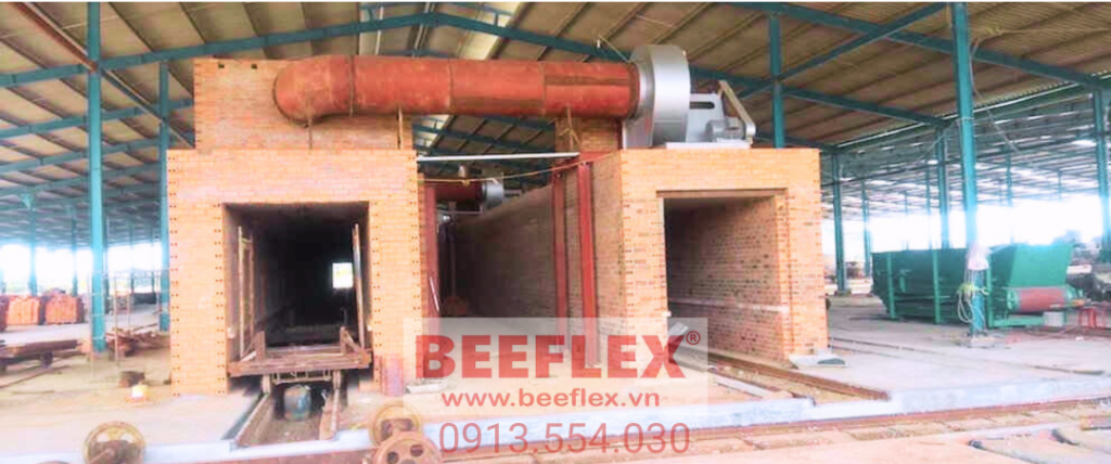 Hệ thống lò gạch ứng dụng bông gốm ceramic BEEFLEX giúp giảm thất thoát nhiệt và tiết kiệm nhiên liệu hiệu quả.